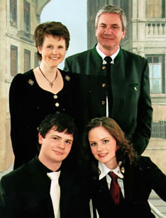 Ihre Gastgeber Familie Margreth und Rudolf, Rudolf jun. und Bernadette V�tter